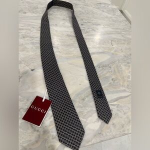 #12 NWT authentic Gucci Men’s Silk Tie